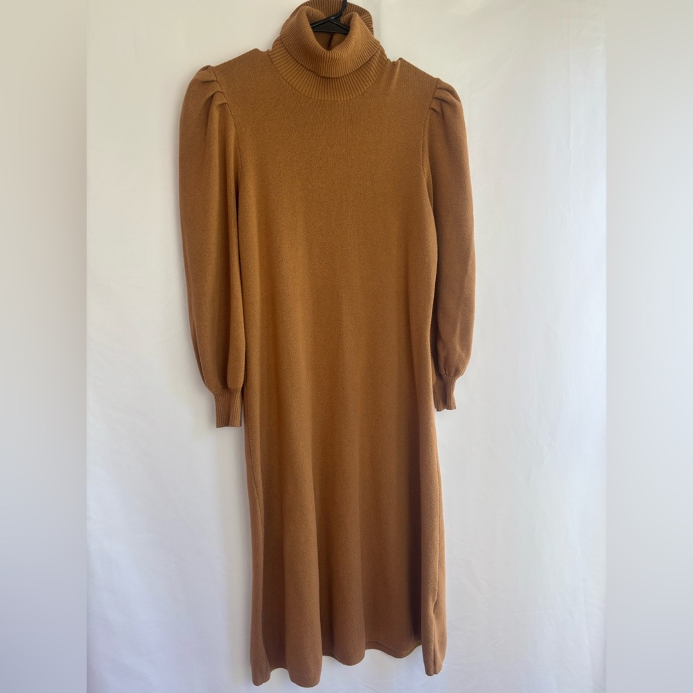 Who What Wear 
Long Sleeve 
Turtle Neck Dress 
Large